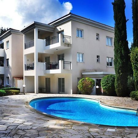 Poolside 2 Bedroom Apt, Paphos Riviera, Universal Area Buitenkant foto