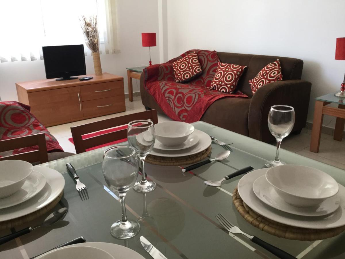 Poolside 2 Bedroom Apt, Paphos Riviera, Universal Area Buitenkant foto