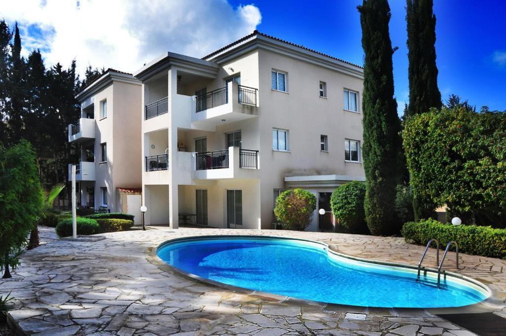 Poolside 2 Bedroom Apt, Paphos Riviera, Universal Area Buitenkant foto